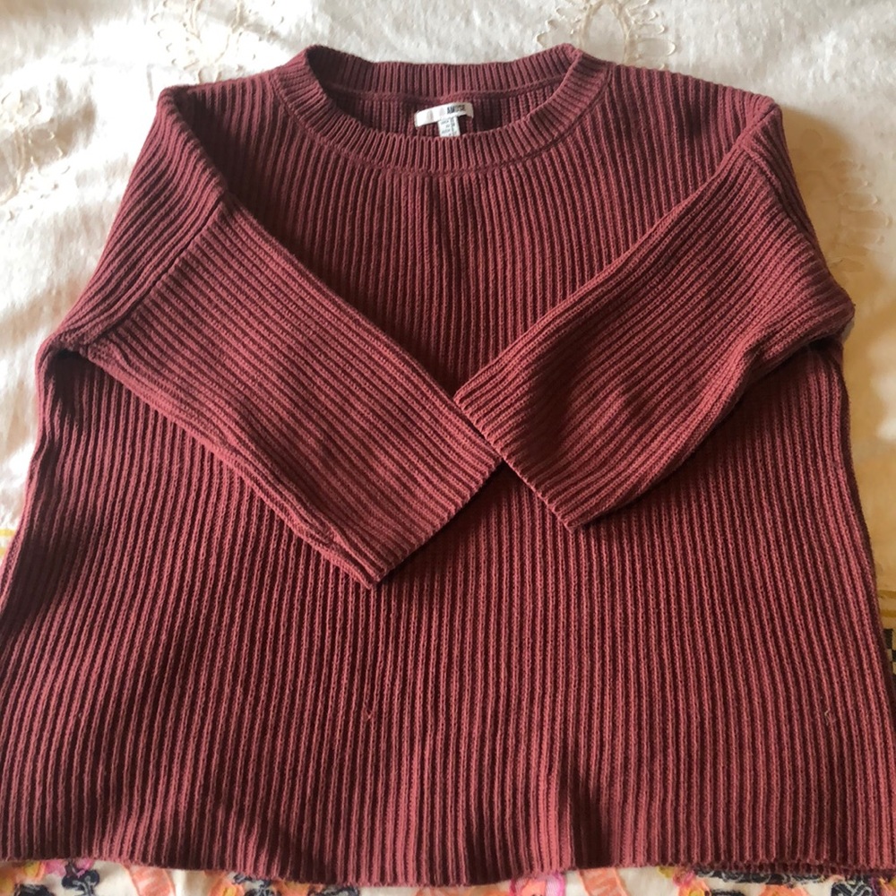 Minimum sweater